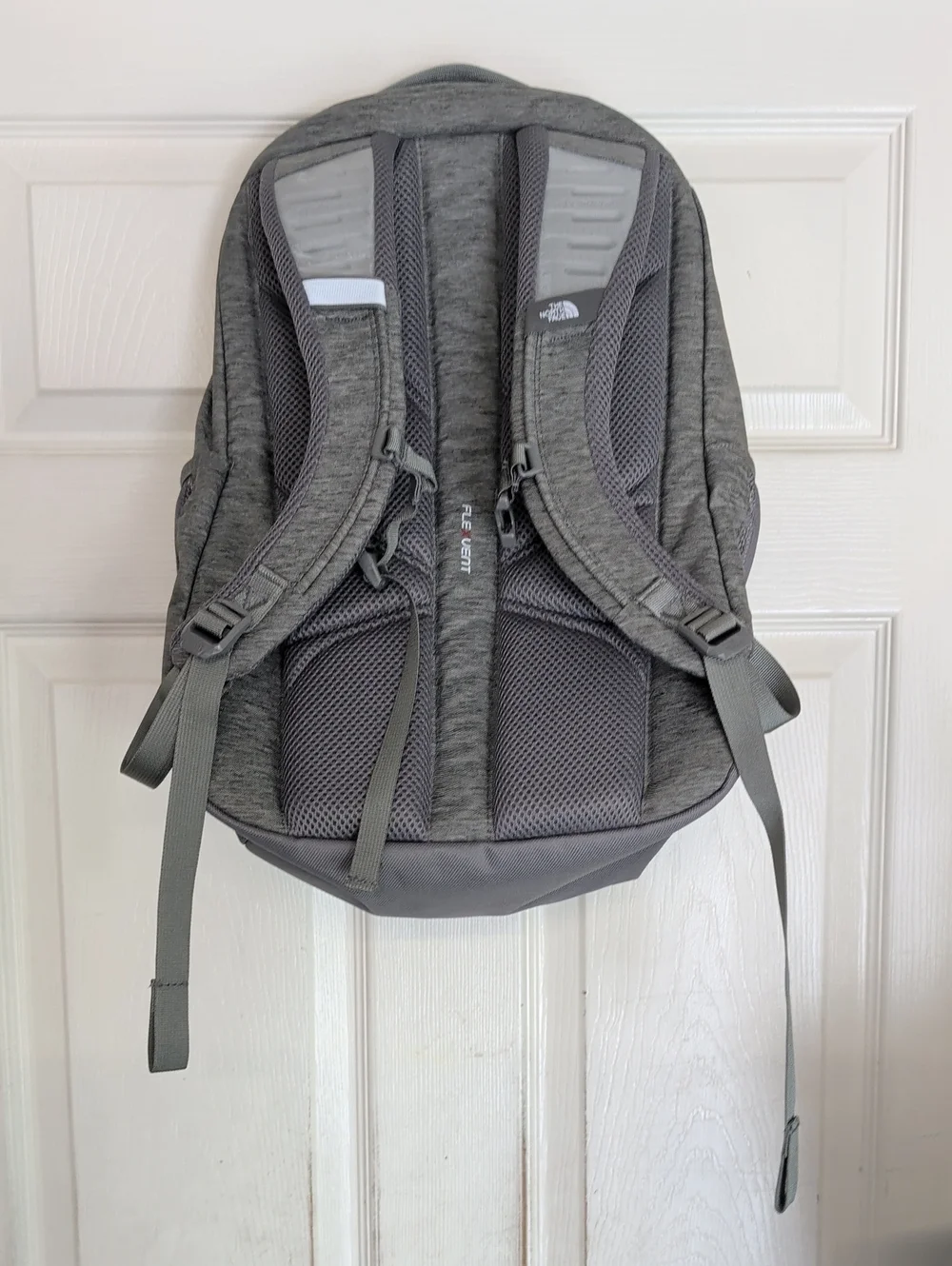 THE NORTH FACE WOMEN'S LUXE BACKPACK GRAY